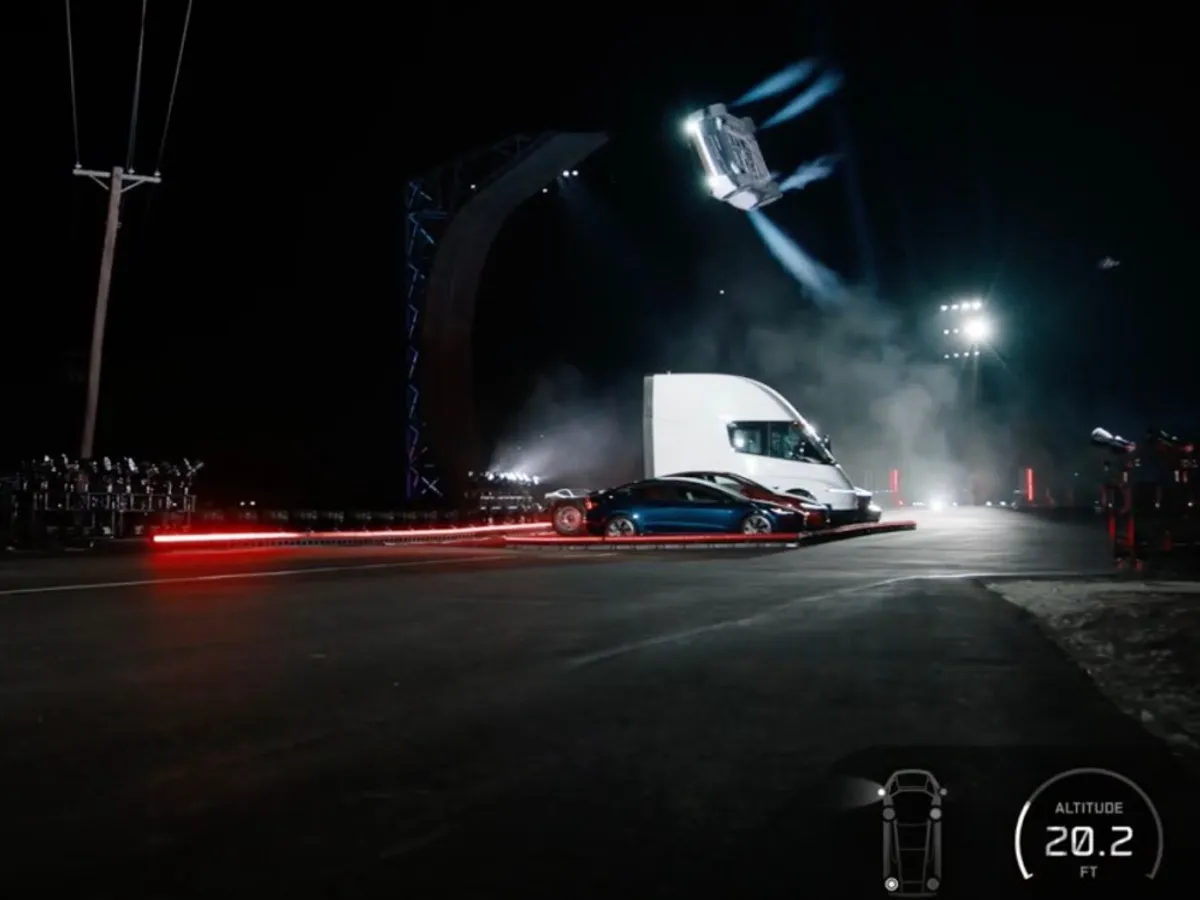 Tesla Roadster Nasıl Oluyor da Havada Nasıl Takla Atıyor? Sırrı Çözüldü - fotoğraf 5