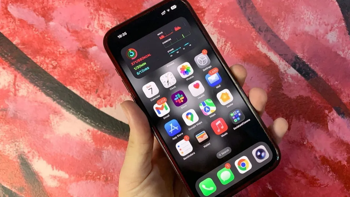 iOS 26 Sonrası Şarjınız "Su Gibi" mi Akıyor? İşte Pil Ömrünü Uzatan 5 Kritik Ayar