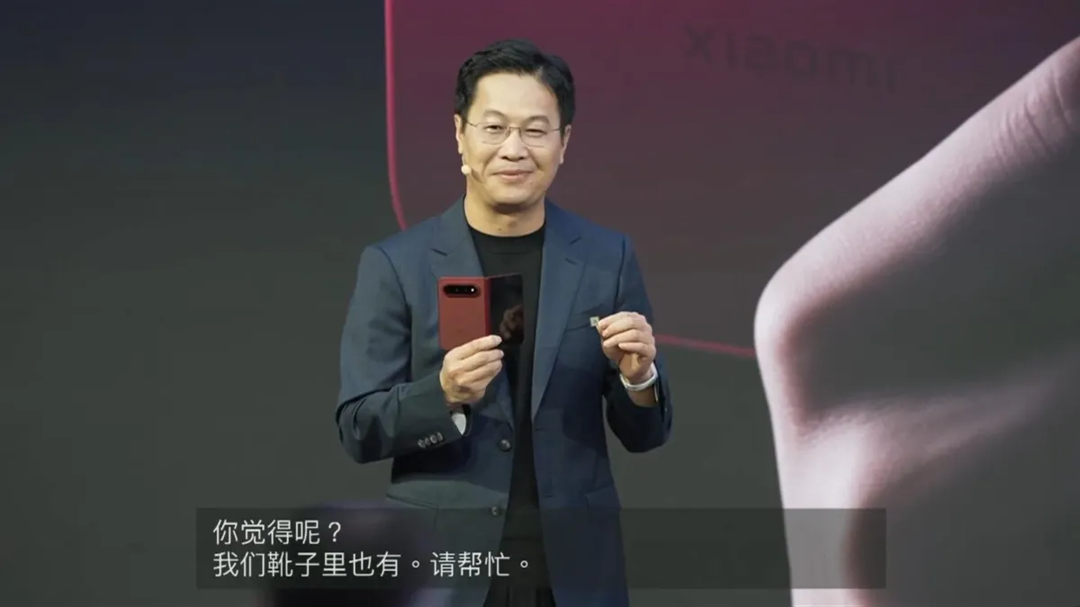 Pasaport gibi telefon, katlanabilir iPhone rakibi Xiaomi 18 Fold tanıtıldı