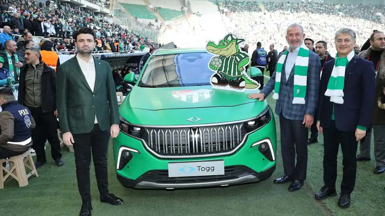 Yerli otomobil Togg, Bursaspor takımına sponsor oldu
