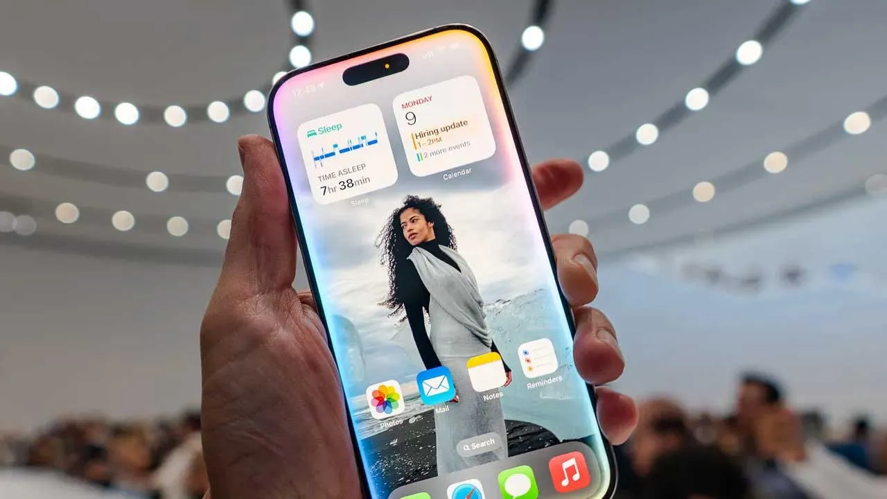 iOS 18.4 Beta 1, Apple Intelligence için yeni dil sürprizi ile geliştiricilere sunuldu