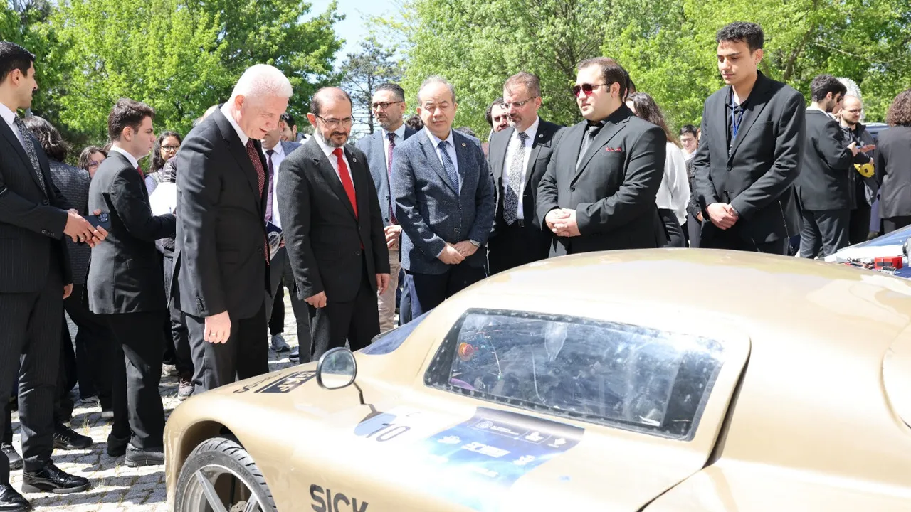 YTÜ’nün elektrikli yarış otomobili ICARUS Avrupa seferine çıktı - Resim: 4