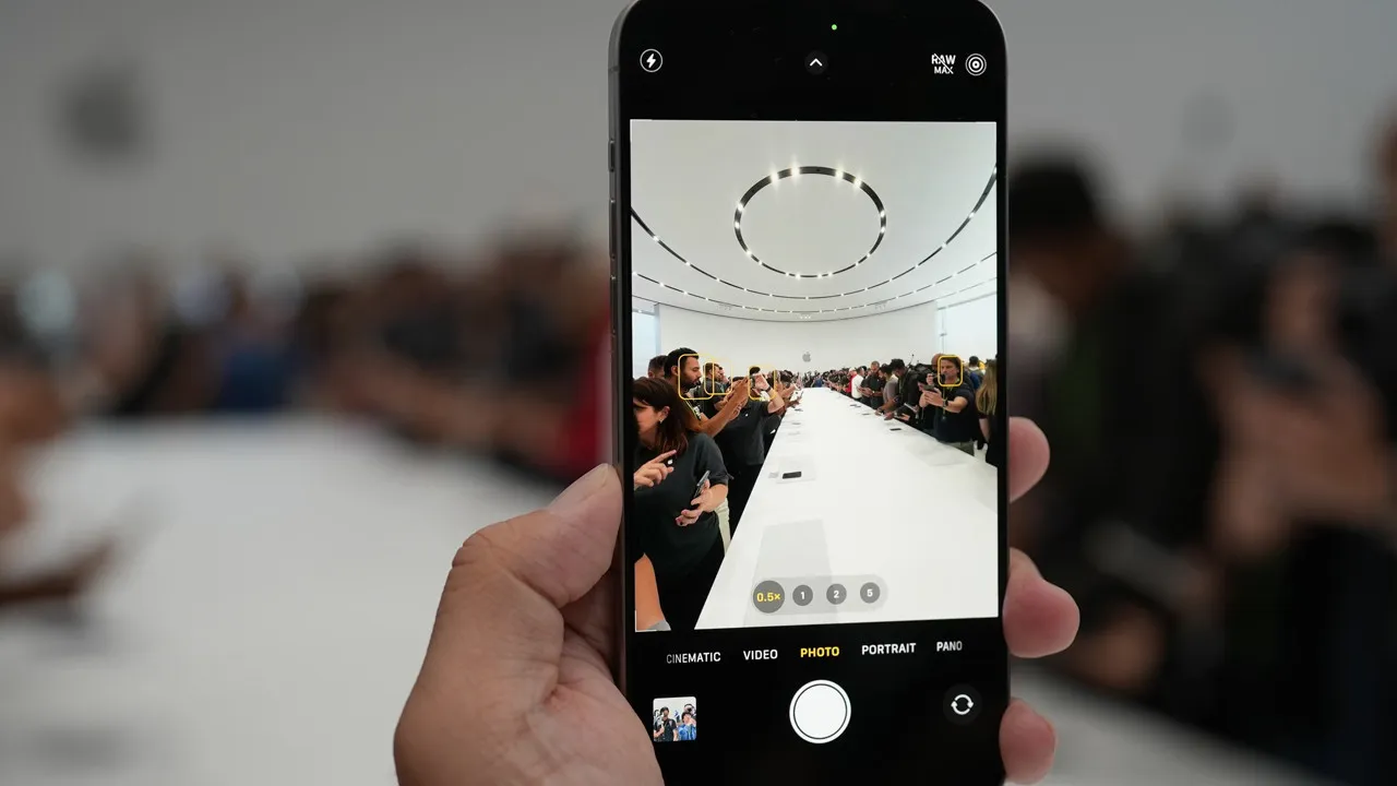 iPhone 15 suya dayanıklı mı, havuz altında fotoğraf çekilirse ne olur? - Resim: 5