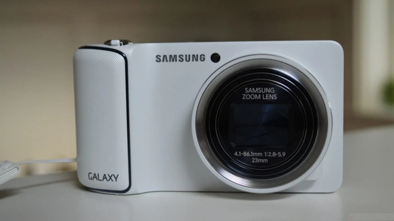 Samsung bir ilke imza atacak: Değiştirilebilir lensli telefonlar yolda