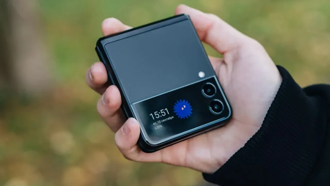 Samsung’dan 4 yaşındaki katlanabilir telefona One UI 7 sürprizi: O ülkedeyseniz hemen yükleyin - Resim: 5
