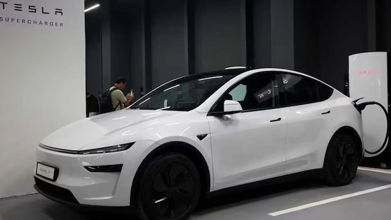 Tepkiler sonuç verdi: Tesla, otomobil kapılarını yeniden tasarlıyor