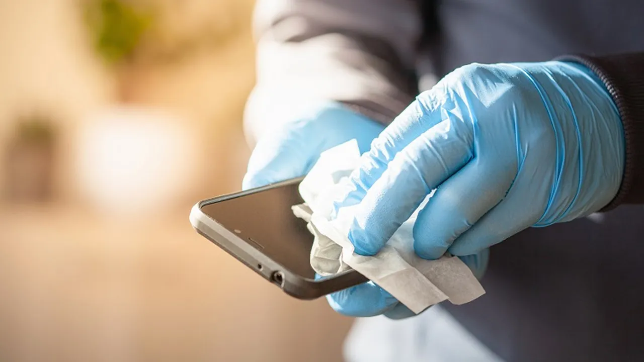 Telefonun Ekranı Bakteri Yuvası Olabilir: 5 Dakikada Pırıl Pırıl Yapmanın Püf Noktaları! - Resim: 1