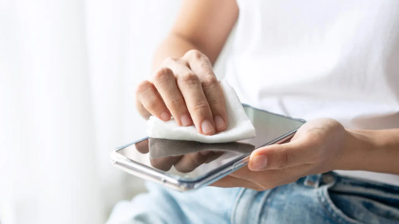 Telefonun Ekranı Bakteri Yuvası Olabilir: 5 Dakikada Pırıl Pırıl Yapmanın Püf Noktaları! - Resim: 7