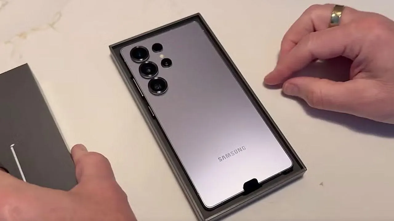 Xiaomi 17 Ultra'nın en üst düzey modeli olan ve muhtemelen Xiaomi 17 Ultra Leica Edition olarak adlandırılacak olan modelin…