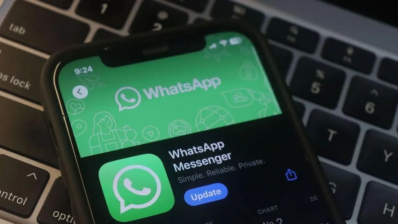 Normal şartlarda WhatsApp gruplarına yeni katılan biri, gruptaki geçmiş konuşmaları göremiyordu. Fakat Meta bu duruma geç de…