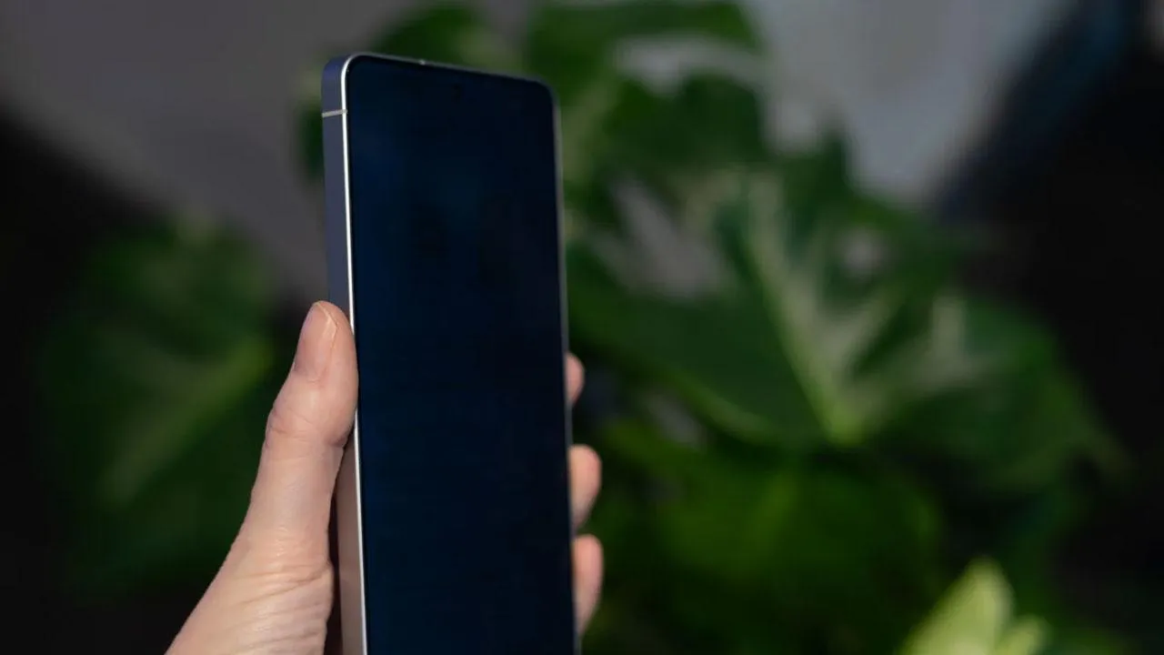 GÖRÜNTÜ KALİTESİNİ DÜŞÜRMÜYOR En önemlisi görüntünün kalitesi, bu özellik açıldığında bile aynı kalıyor. Samsung, bu…
