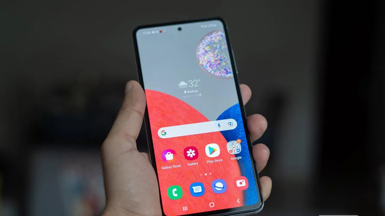 Ayrıca, 2020'nin dikkat çeken modellerinden biri olarak hayatımıza giren Galaxy S20 FE için de yolun sonu göründü; cihaz…