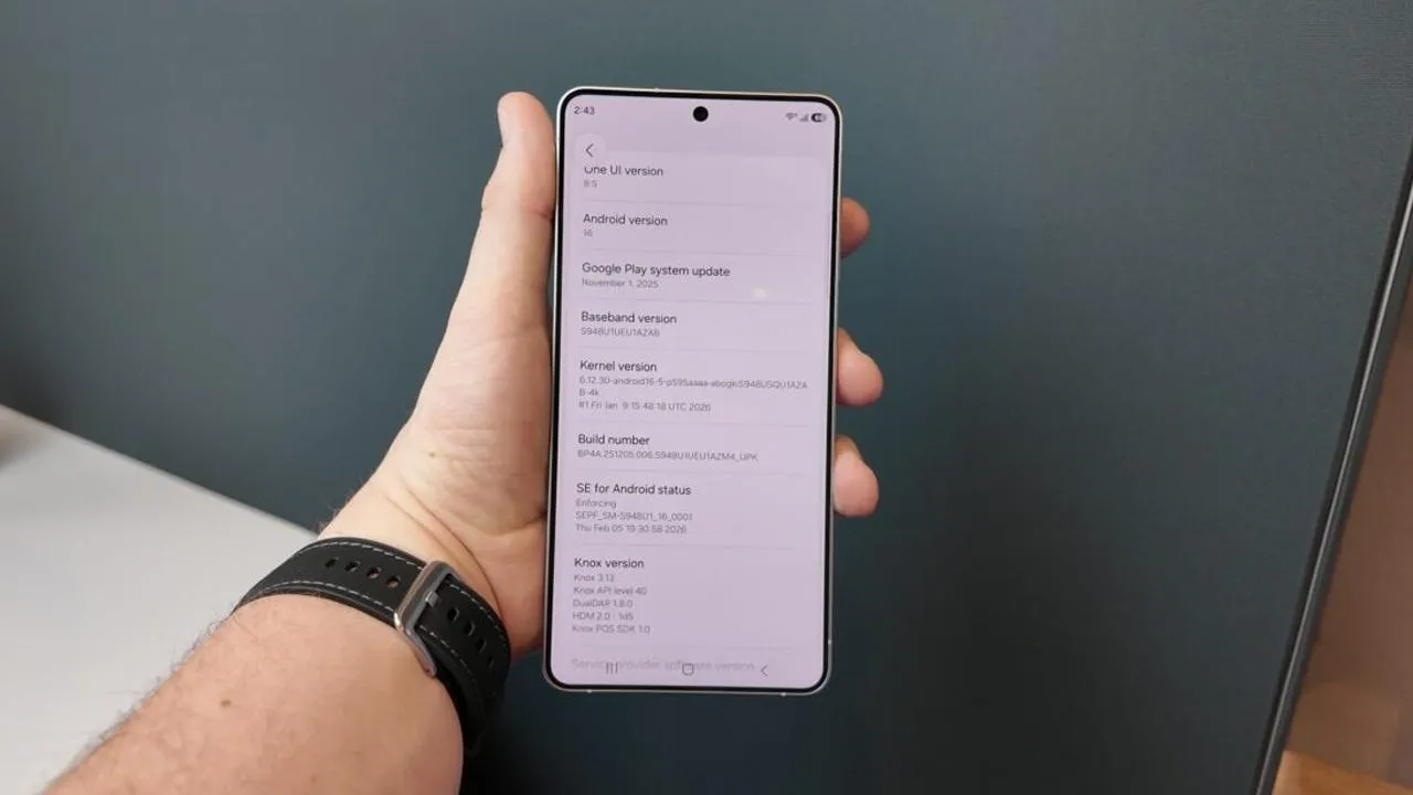 ONE UI 8.5 GÜNCELLEMESİ DUYURULDU Samsung, hem eski hem de yeni Galaxy kullanıcılarını ilgilendiren yeni arayüz güncellemesi…