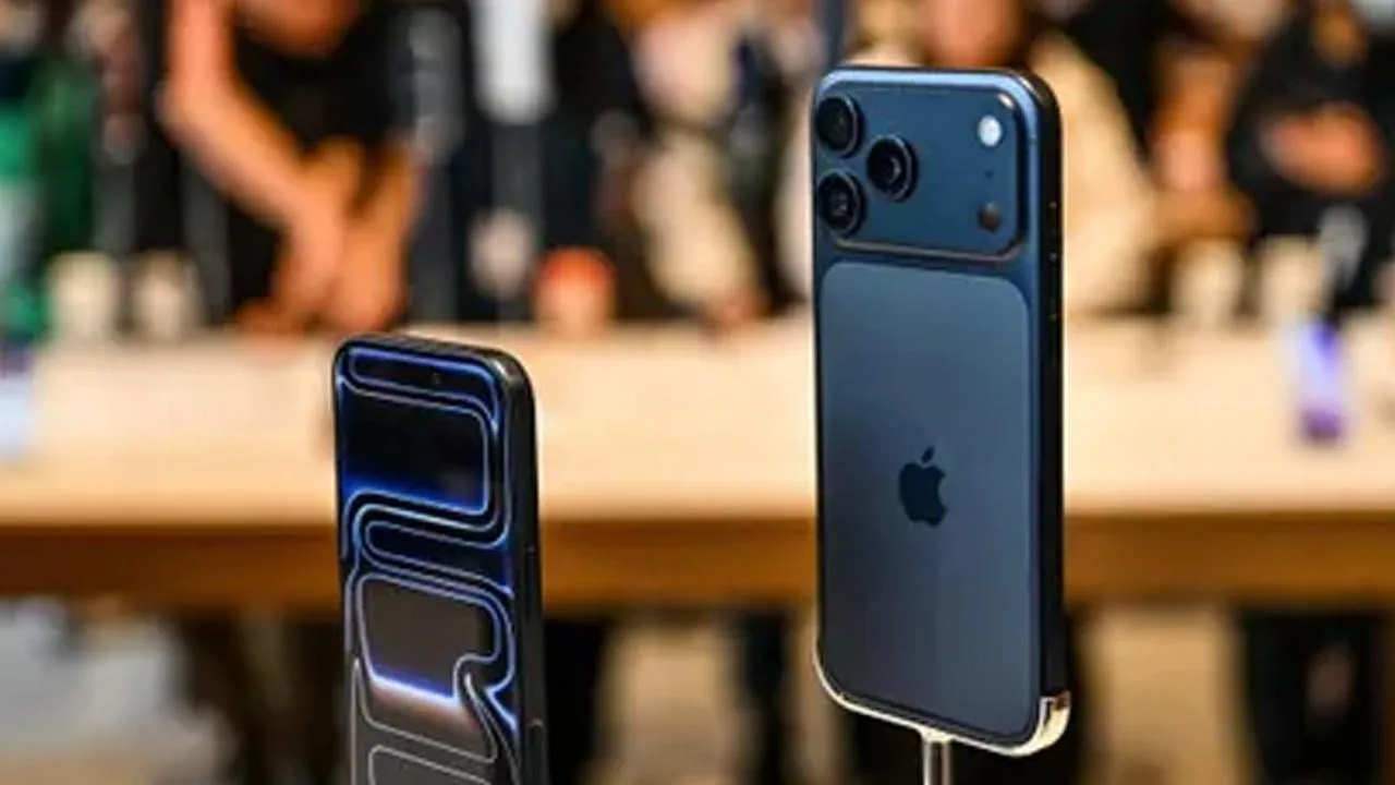 IOS 26’NIN KLAVYE SORUNU ÇÖZÜLDÜ Apple, iOS 26.4 yazılım notlarında bu konuya doğrudan değindi. Şirket, güncellemenin "hızlı…