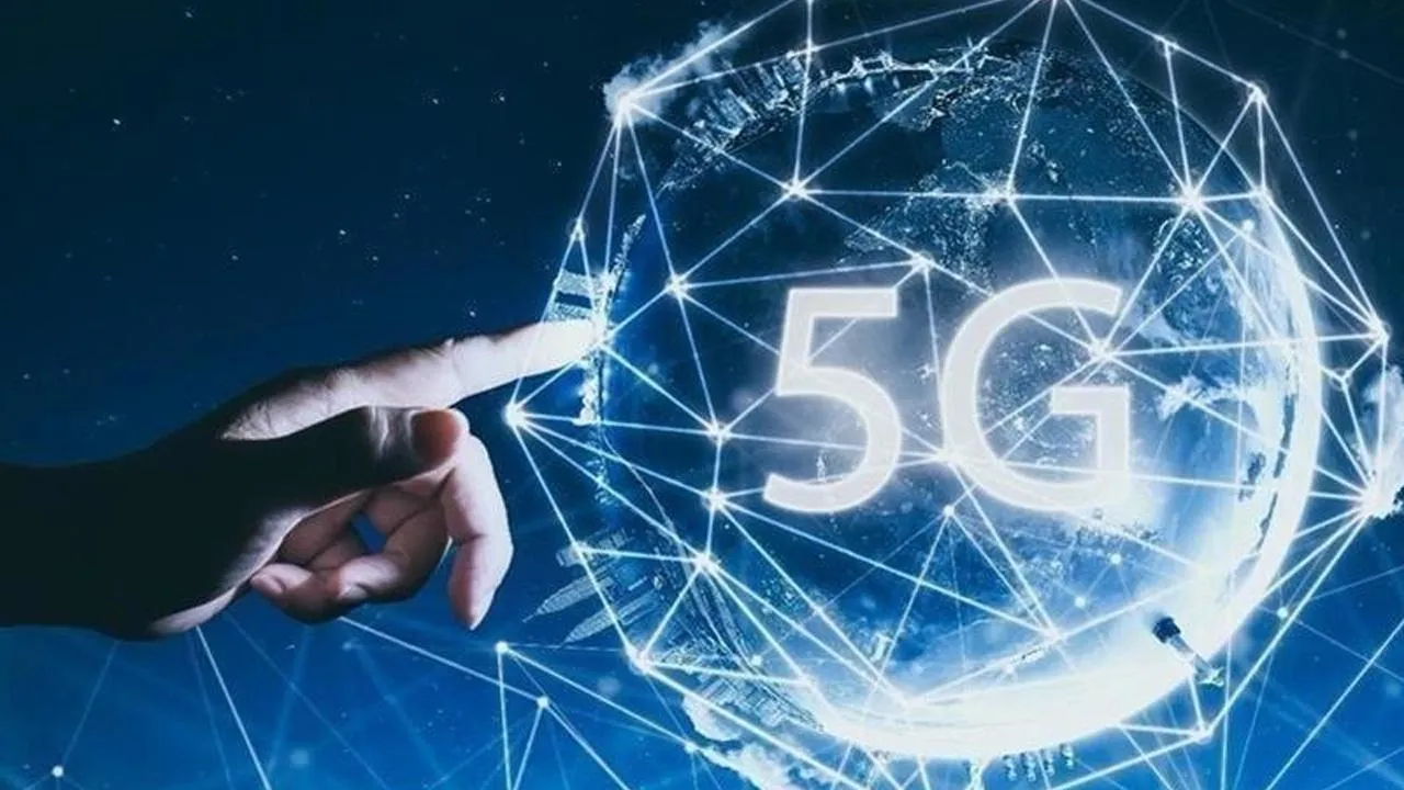 5G'Yİ KİMLER, NASIL KULLANACAK? Bu yeni teknolojiden yararlanabilmek için en temel şart, 5G uyumlu bir cihaza sahip olmak.…
