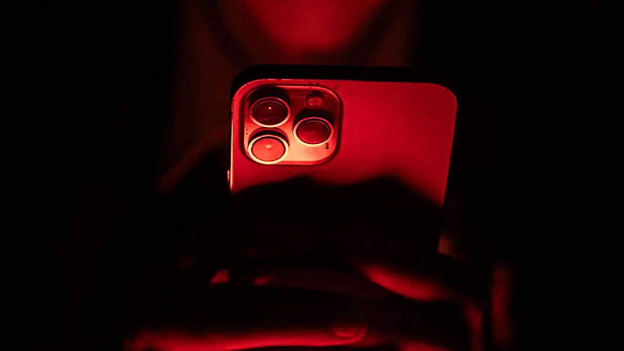 Casus yazılımlar her geçen gün daha korkutucu bir hâl alıyor “Hiçbir şey olmaz” denilen iPhone’lar bile artık tehdit…