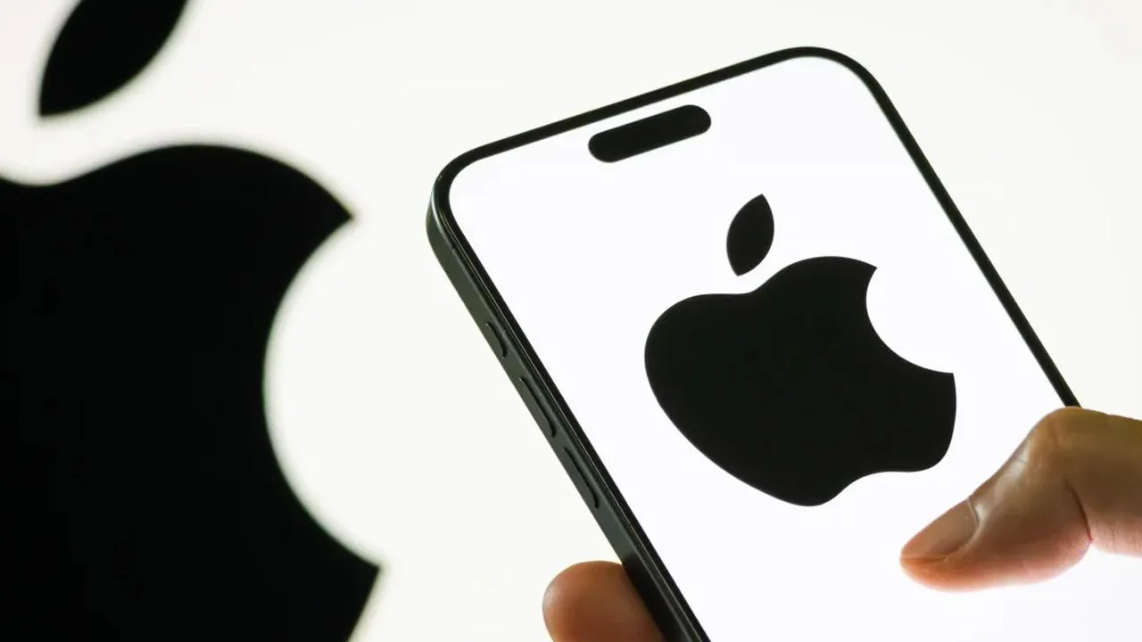 Bu uyarıda, "Apple, güncel olmayan iOS yazılımlarını hedef alan, iPhone'unuzdaki sürümü de içeren saldırıların farkındadır"…