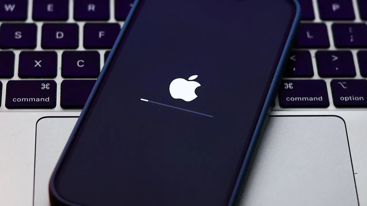 Bununla birlikte, iOS 13 veya iOS 14'te takılı kalan daha eski cihazlar için durum daha karmaşık. Bu kullanıcıların…