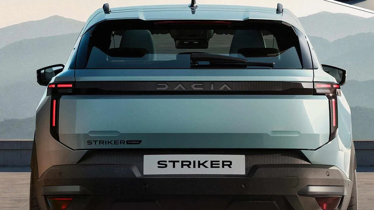 TASARIMDA LOW-COST İMAJINDAN OLGUNLAŞMAYA Striker, Dacia'nın son yıllarda ivme kazandırdığı marka imajı yenileme sürecinin…