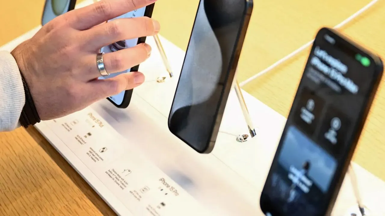 iOS 26.4 TÜRKİYE'DE KULLANILABİLİR Elbette yurt dışındaki kullanıcılar gibi Türkiye'deki iPhone sahipleri de 26.4 sürümünü…