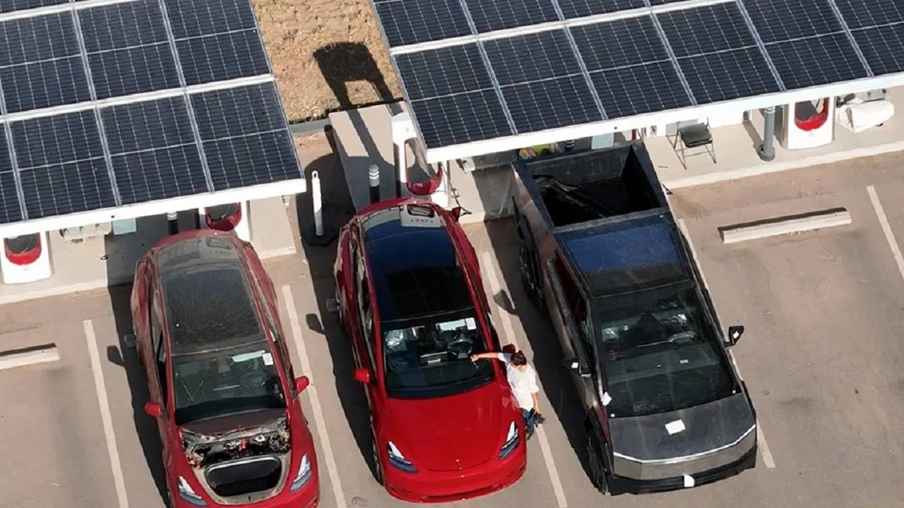 Tesla tarafından alınan bu karar, bir ürünün satışı yavaşladığında fiyatının düşürülerek talebin artırılması yönündeki…