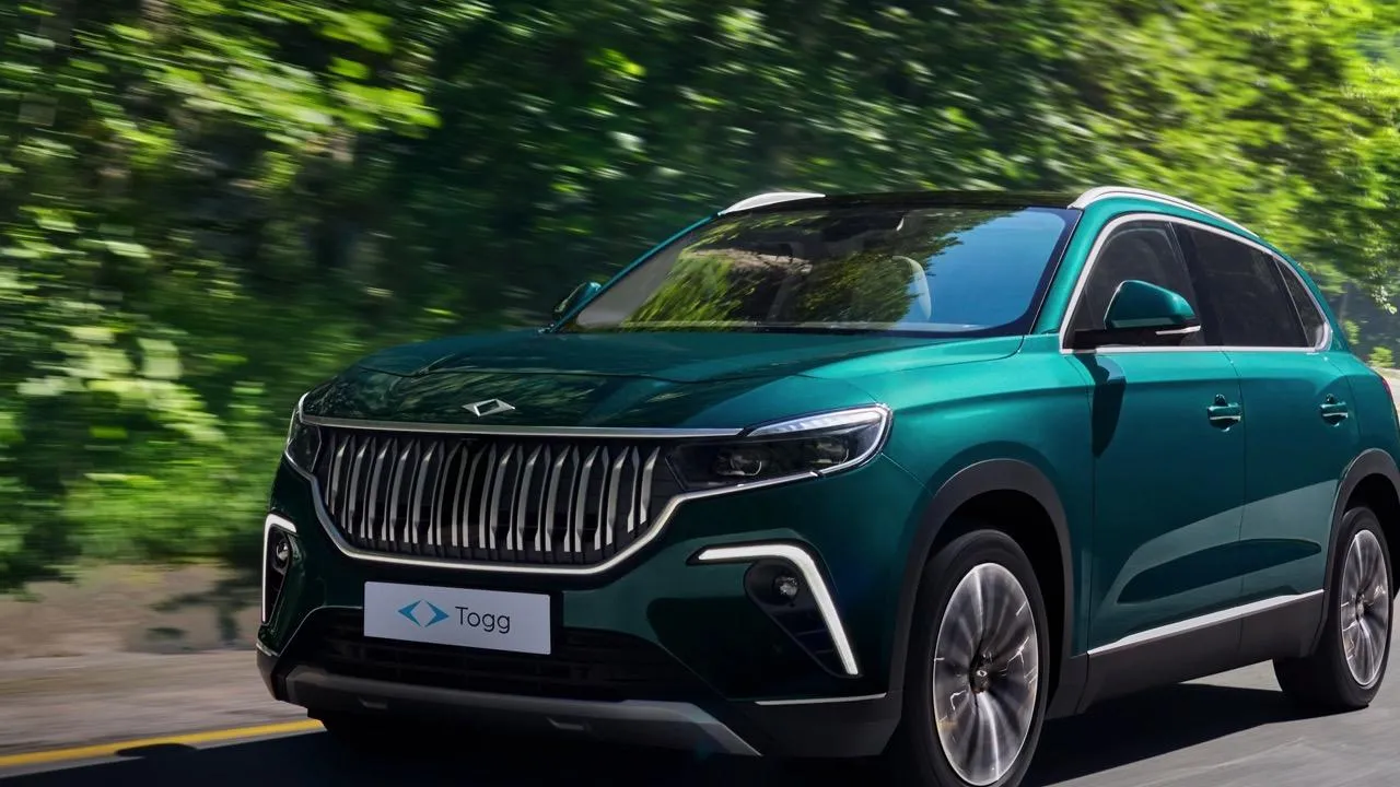 Türkiye'nin yerli otomobili Togg'un T10X modeli, geçen ay 2 bin 939 adetlik satışla otomobil pazarında en çok tercih edilen…