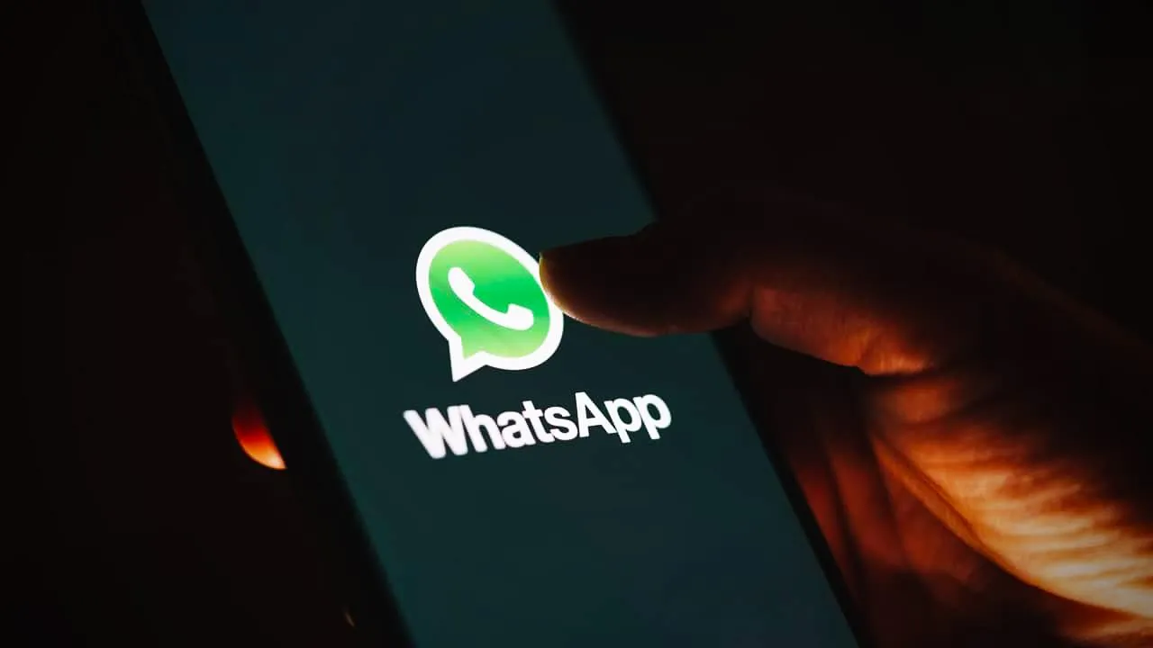 Sık Sorulan Sorular WhatsApp Kısıtlı Sohbet nedir? WhatsApp Kısıtlı Sohbet, hassas konuşmaların ana telefon dışına…