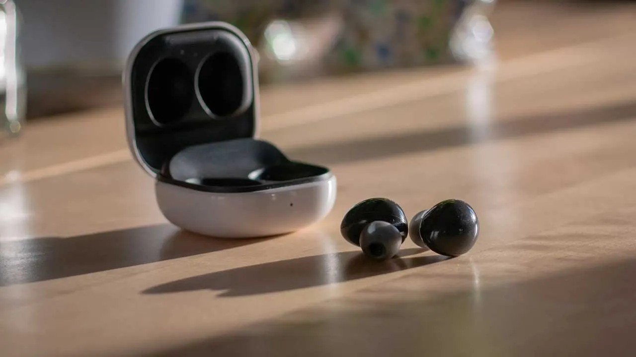 Tasarım değişti: Galaxy Buds 3, kutusuyla kanlı canlı sızdırıldı