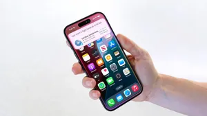 iPhone kullanıcılarını sevindiren haber. Ertelendi diye kaos çıkmıştı. iOS 19'a sürpriz özellik