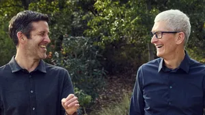 Apple'da Büyük Sürpriz: Tim Cook Gitti, Yeni CEO Koltuğa Oturdu