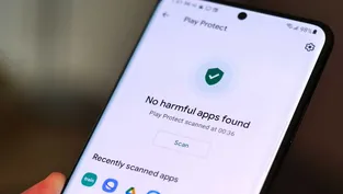 Google, zararlı Android uygulamasının sistem erişim izinlerini otomatik olarak iptal edecek