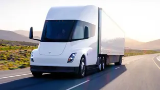 Yılda 50 bin adet üretilecek: Tesla’nın yılan hikayesine dönen otomobili seri üretime başlıyor
