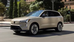 10 dakika şarj 250 km menzil: Volvo, yeni nesil EX90’u tanıttı!