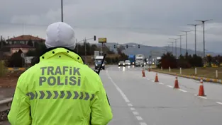 Trafikte ağır ceza dönemine erteleme: Meclis ayaklandı, askıya alındı