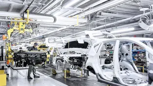 Fabrikalar tek tek kapanıyor: Otomobil devi bir modelin üretimini de sonlandırıyor