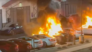 Tesla'dan Yangın Riskine Karşı Çarpıcı İddia: "Riskimiz Benzinli Araçların Sadece 1/8'i!"