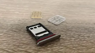One UI 8.5'te SIM kart devrimi: Saç baş yolduran problem çözülüyor