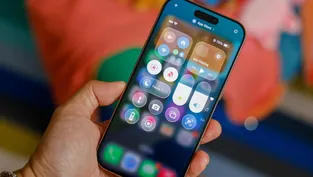 Samsung telefonlarda Liquid Glass var mı? iPhone benzeri Sıvı Cam nasıl açılır?
