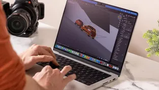 220 bin TL'lik MacBook bilgisayarda şaşırtan sorun: Sıcaklık 100 dereceyi aştı