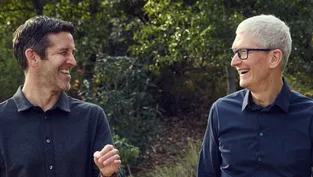 Apple'da Büyük Sürpriz: Tim Cook Gitti, Yeni CEO Koltuğa Oturdu