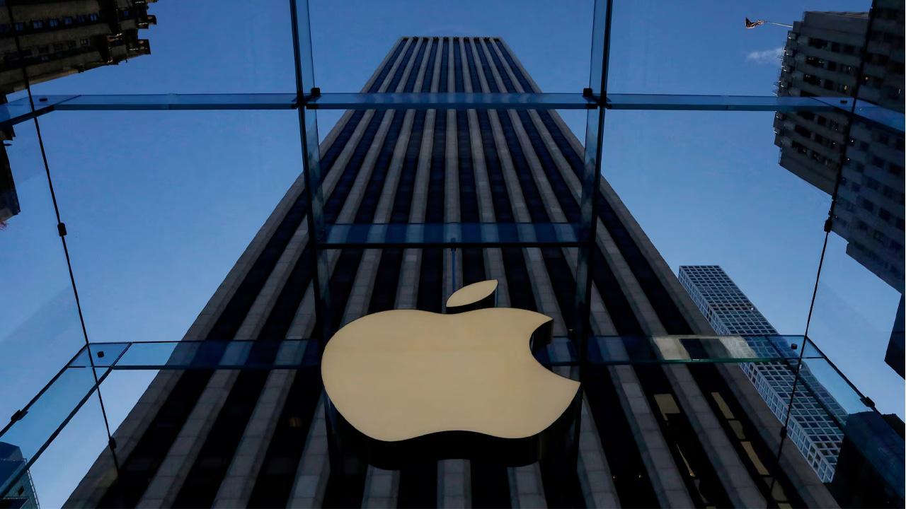 Apple’da Siri telaşı, Google’dan üst düzey yöneticini transfer etti