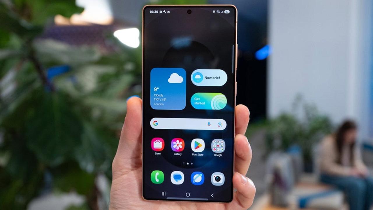 Galaxy S26'nın ekran kabusu için yeni güncelleme yolda
