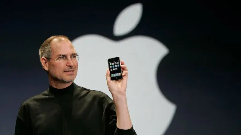 Apple 50 Yaşında: Bir Garajdan Dünyanın Zirvesine
