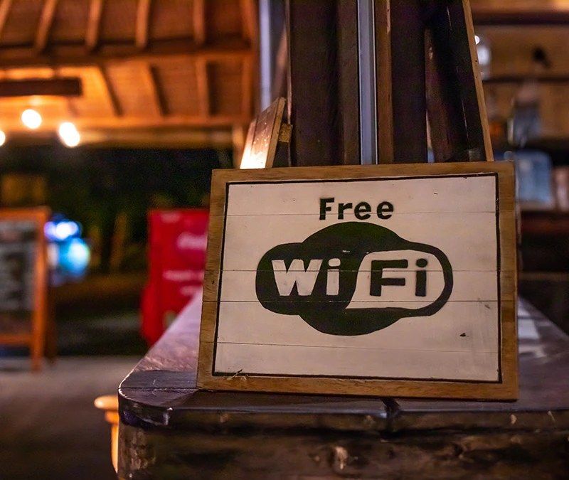 Bedava Wifi kullananlar dikkat: Bu 5 hatadan uzak durun
